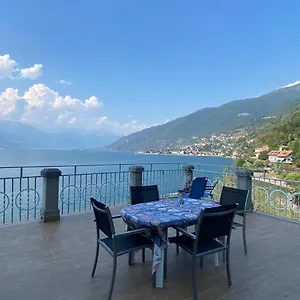Apartment With Big Terrace And Direct Access To The Beach