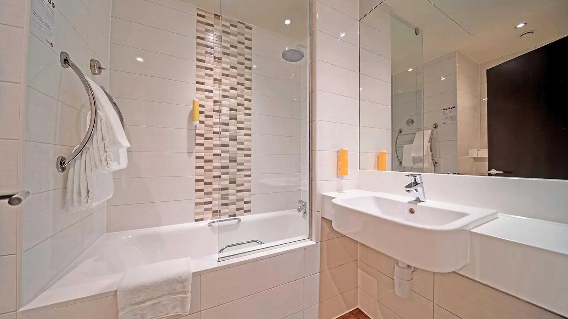 Premier Inn Dubai Al Jaddaf Hotel
